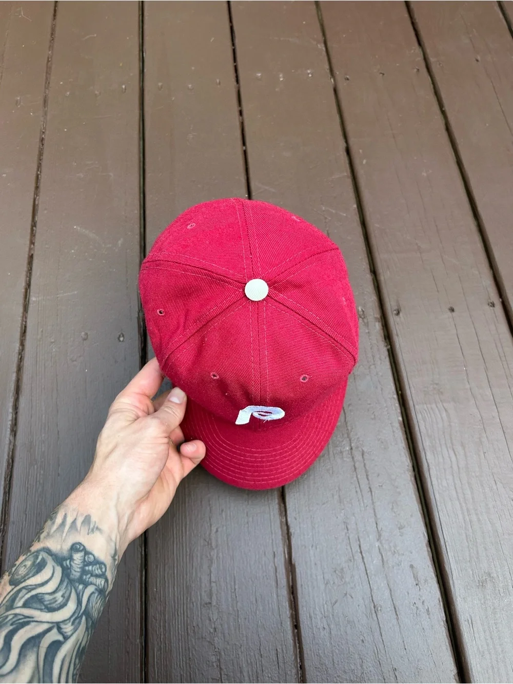 90’s vintage Phillies hat with White 'P' Logo